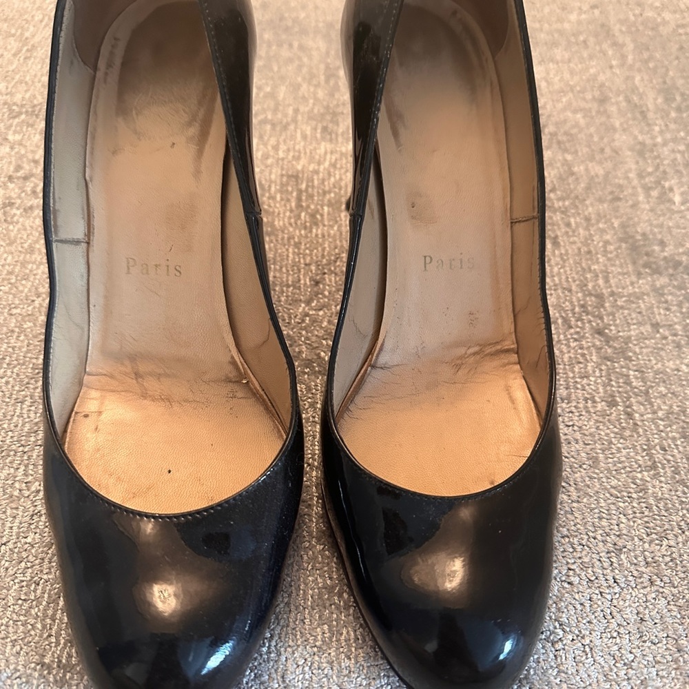 Louboutin patent dolly 85 black size 37